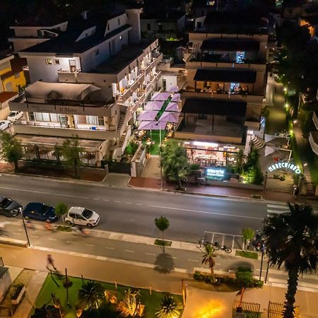 Hotel Il Moro Roseto Degli Abruzzi Esterno foto