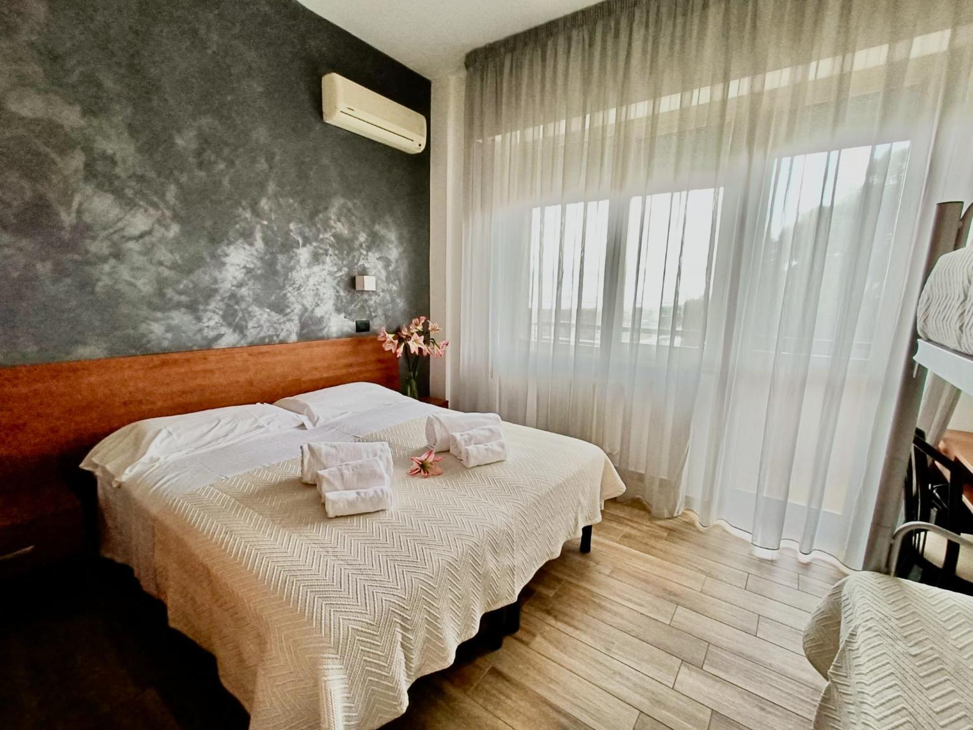 Hotel Il Moro Roseto Degli Abruzzi Esterno foto