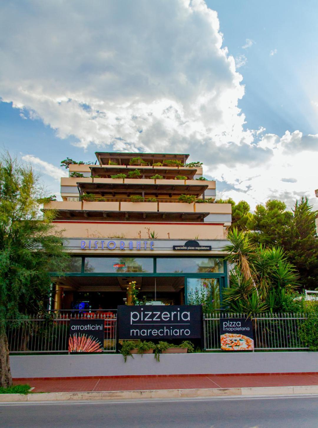 Hotel Il Moro Roseto Degli Abruzzi Esterno foto