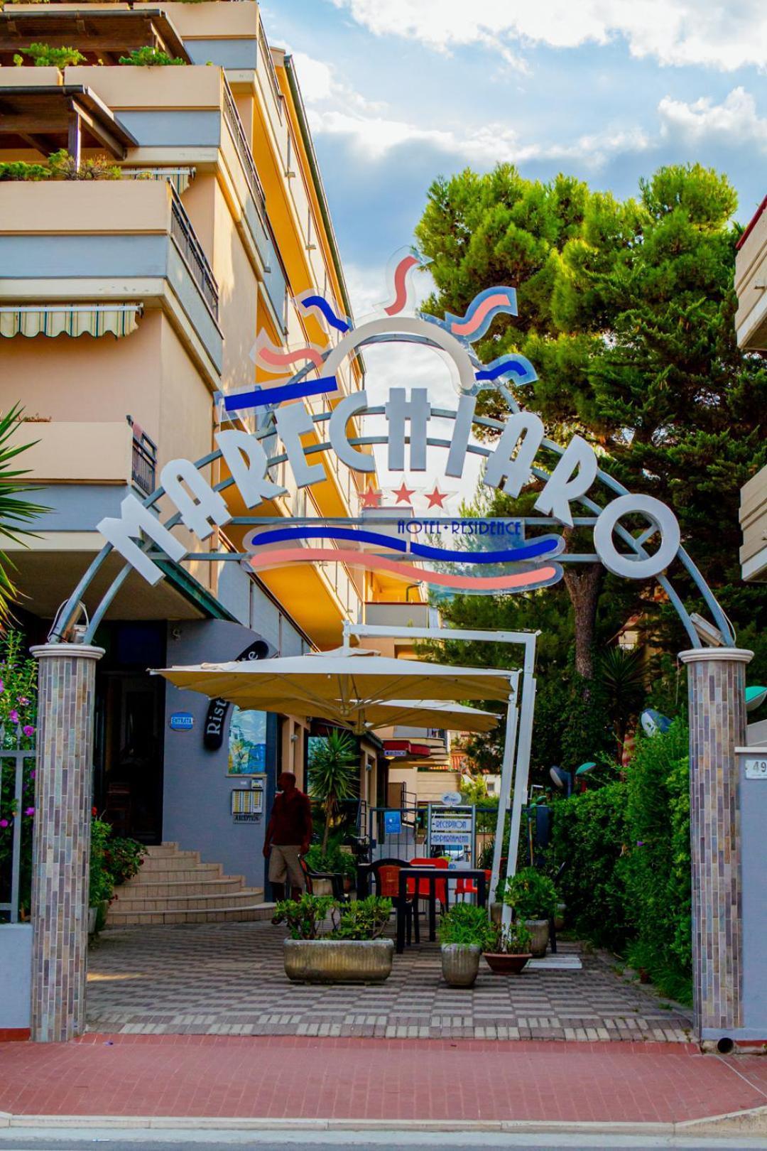 Hotel Il Moro Roseto Degli Abruzzi Esterno foto