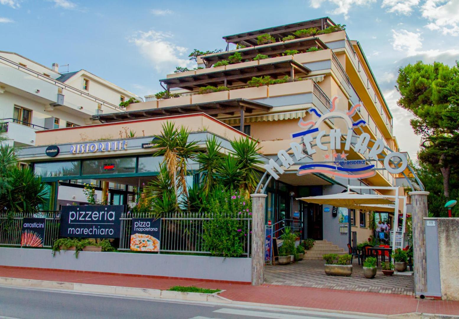 Hotel Il Moro Roseto Degli Abruzzi Esterno foto