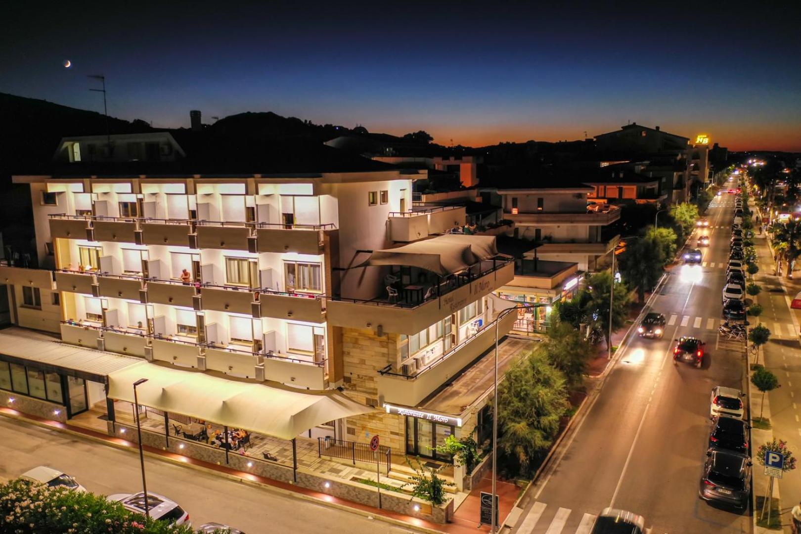 Hotel Il Moro Roseto Degli Abruzzi Esterno foto