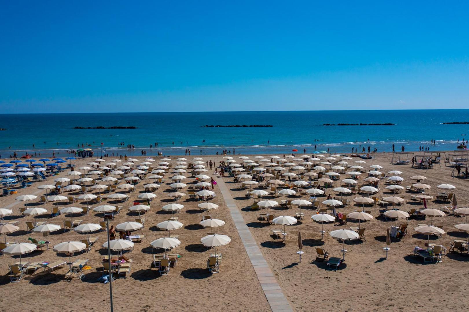 Hotel Il Moro Roseto Degli Abruzzi Esterno foto